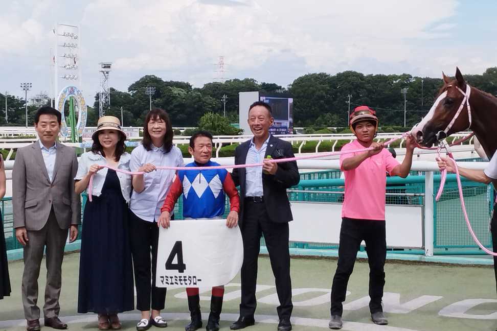 ハイヒール・モモコが名付けたマミエミモモタローが園田競馬でデビュー勝ち　「まさか勝つとは思いませんでした」