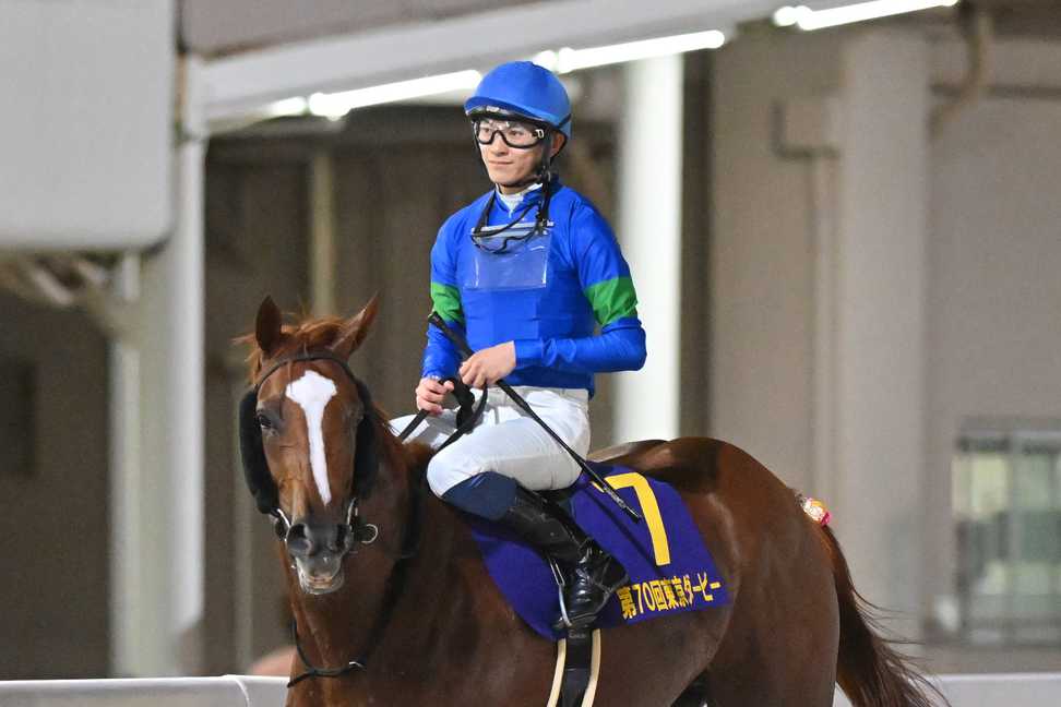 【東京ダービー】紅一点アンモシエラが粘りみせ３着　松永幹師「牡馬相手によく頑張ってくれている」