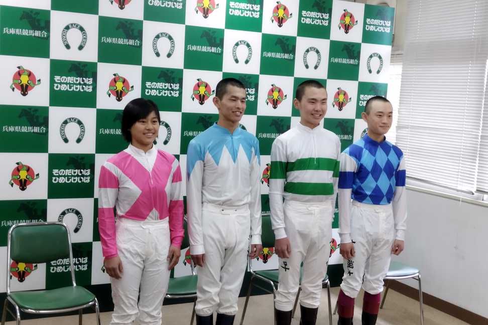 【園田競馬　新人騎手紹介式】兵庫県競馬２人目の女性ジョッキー・塩津璃菜は愛される騎手を目指す