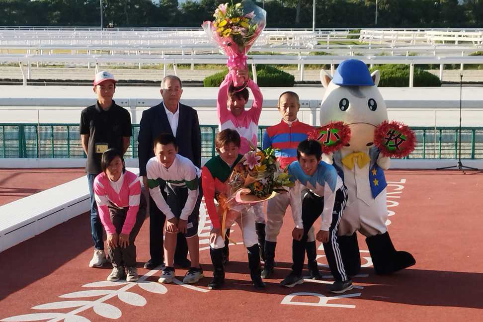 ２０年ぶりに兵庫競馬復帰！小牧太騎手がファンを前にセレモニー