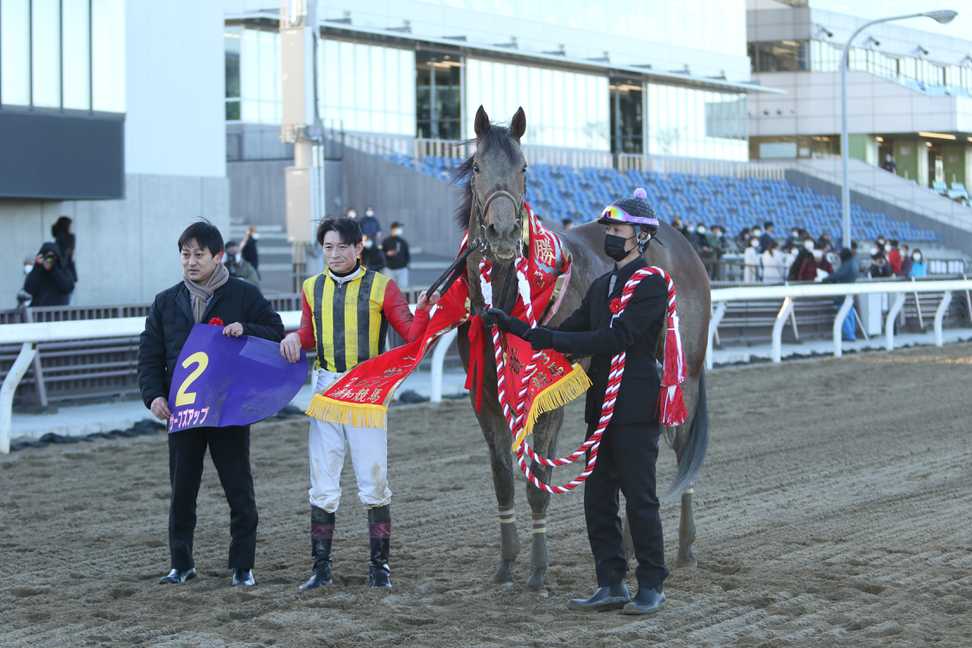 【ユングフラウ賞】サーフズアップ豪快差しで重賞初Ｖ　桜花賞に弾み