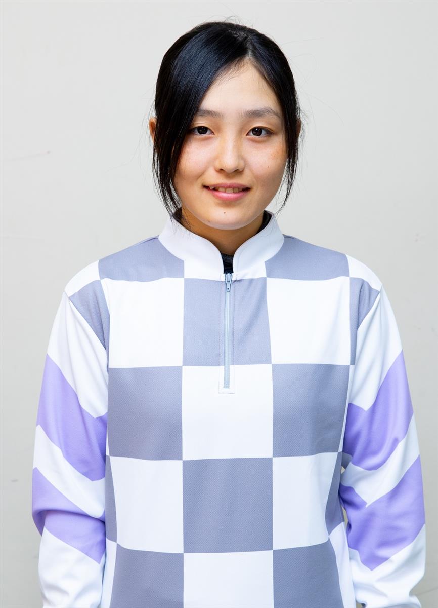 兵庫初の女性ジョッキー佐々木世麗、デビュー戦は４着