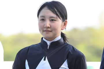 古川奈穂騎手が函館７Ｒで自身初の一日２勝を達成　ＧＩ騎乗の通算３１勝まであと１！