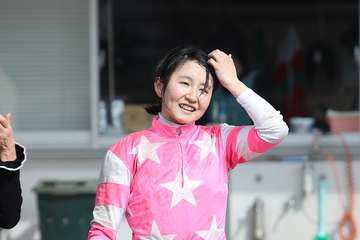 古川奈穂騎手が小倉８Ｒで今年４勝目「よく頑張ってくれました」